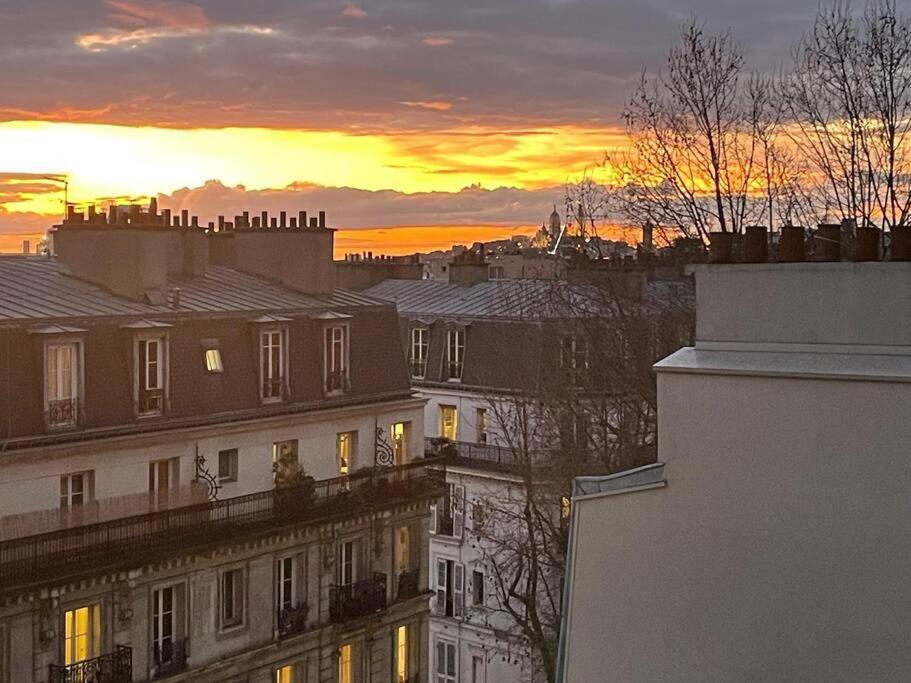 Apt Buttes Chaumont Vue Parigi